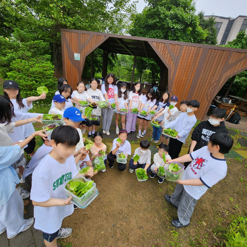 2025학년도 체험학습장 활동 사진 - 텃밭체험